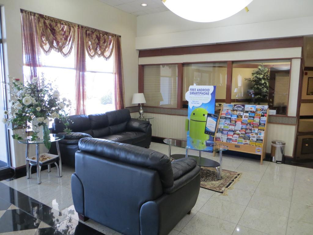 אלק גרוב וילאג' Elk Grove Hotel מראה חיצוני תמונה